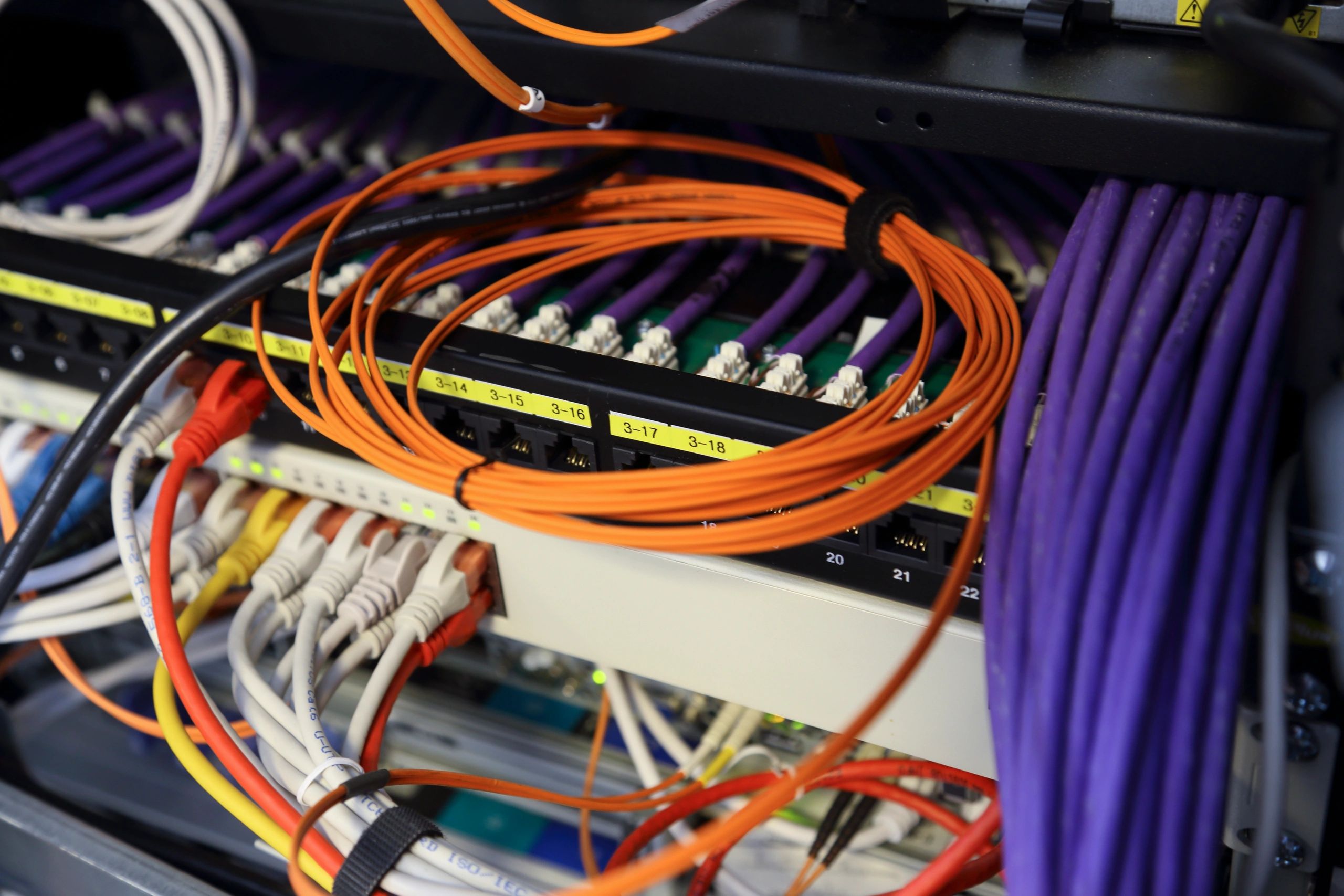 Network server equipment in a data center
