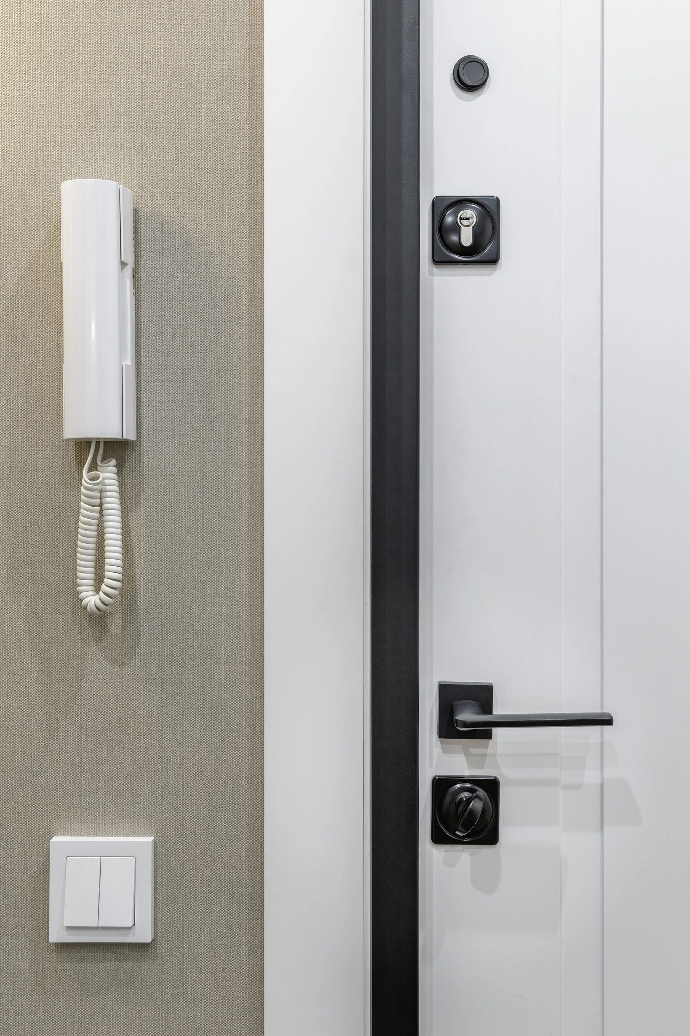 Door entry intercom at an apartment entrance